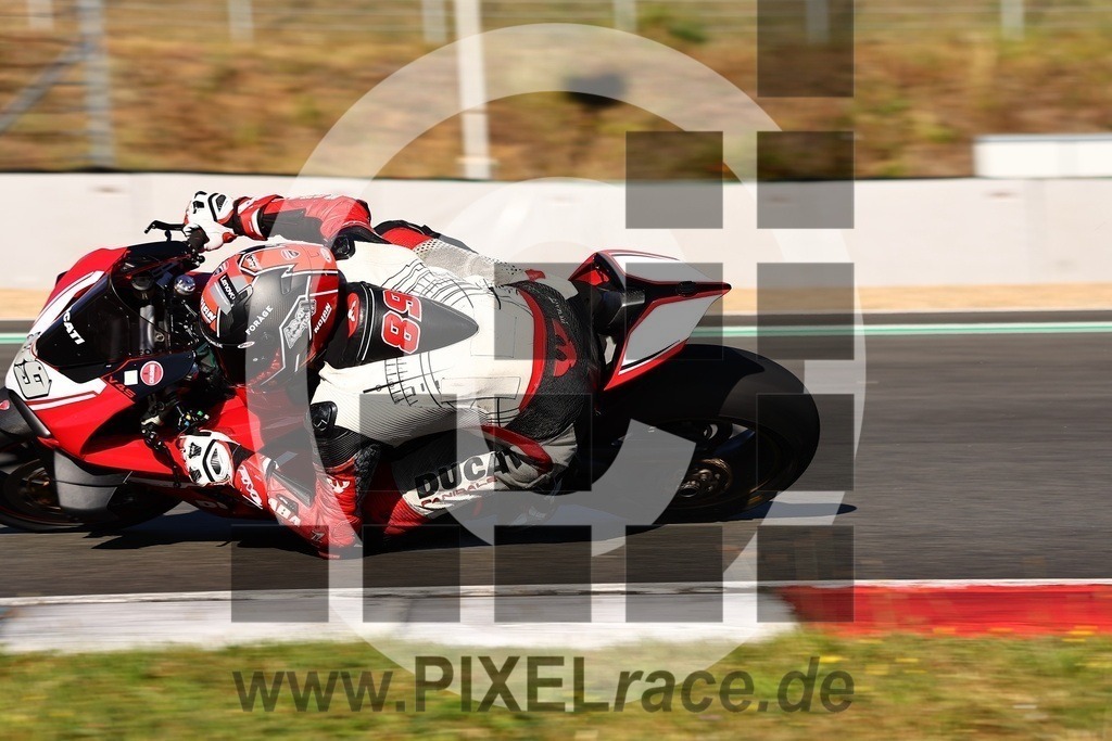 0089-20250830_05692 | Schöne Erinnerungen an spannende Momente - das festzuhalten ist unser Job. PIXELrace.de ist seit 2003 auf den Rennstrecken Europas unterwegs um die Action draußen beim Fahren und die wunderbare Stimmung imm Fahrerlager für euch einzufangen.