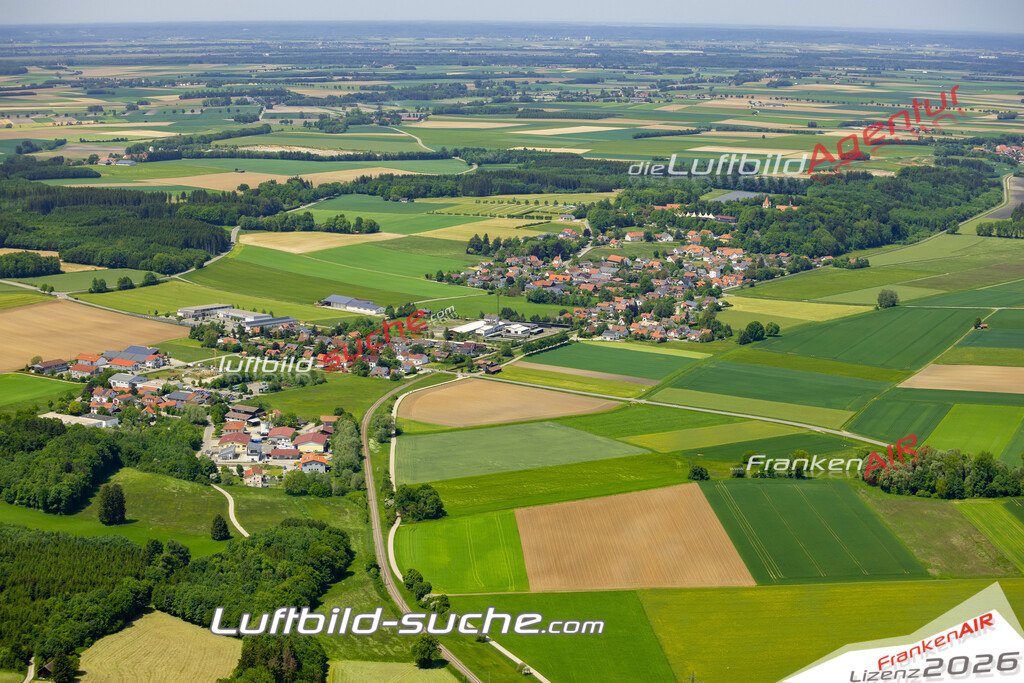 Das Luftbild zeigt Kaltenberg Geltendorf - Die Luftaufnahme wurde 2023 vom UL-Flugzeug aus erstellt ( keine Drohne ) - Hochauflösende Luftaufnahme - Für grossformatige Ausdrucke geeignet. Die Geschenkidee !Mit Lizenz und Bildrechte bestellbar