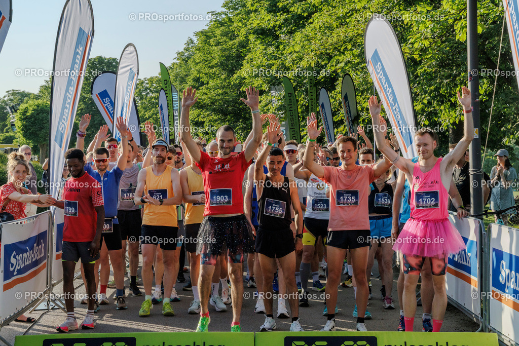 Sparda-Bank Nachtlauf Bonn; Bonn, 18.06.2025 | Impressionen vom Sparda-Bank Nachtlauf Bonn am 18.06.2025 in Bonn (Nordrhein-Westfalen). 