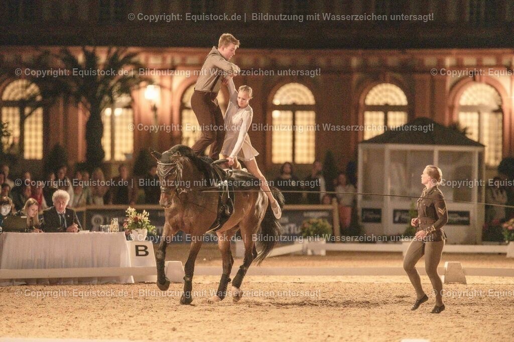 20230527_Voltigieren_NASPA_Flutlicht_1211 | equistock