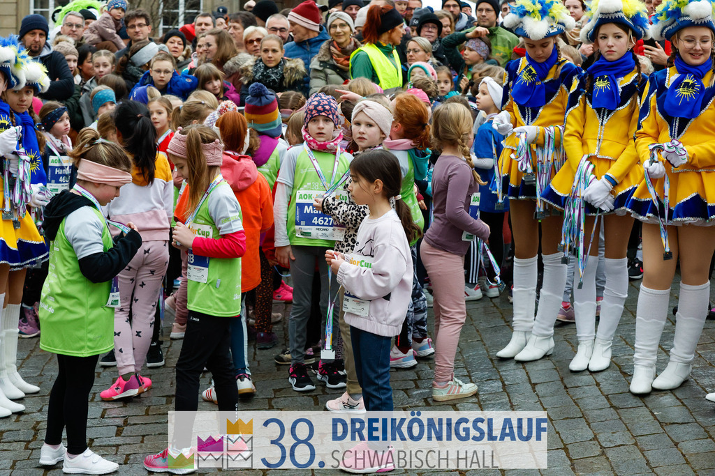 400m AOK Junior Cup | 3 Koenigslauf 2024 400m AOK Junior Cup - Realisiert mit Pictrs.com