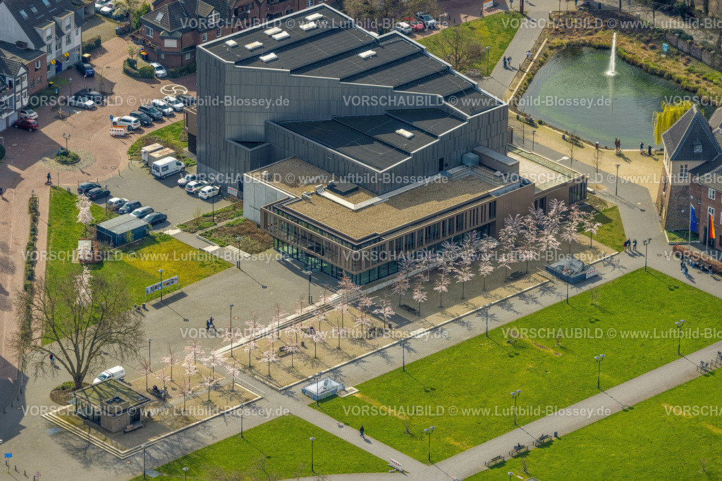 Dinslaken240308690 | Luftbild, Kathrin-Türks-Halle Theater, Parkanlage mit Ententeich und Wasserfontäne, Dinslaken, Nordrhein-Westfalen, Deutschland