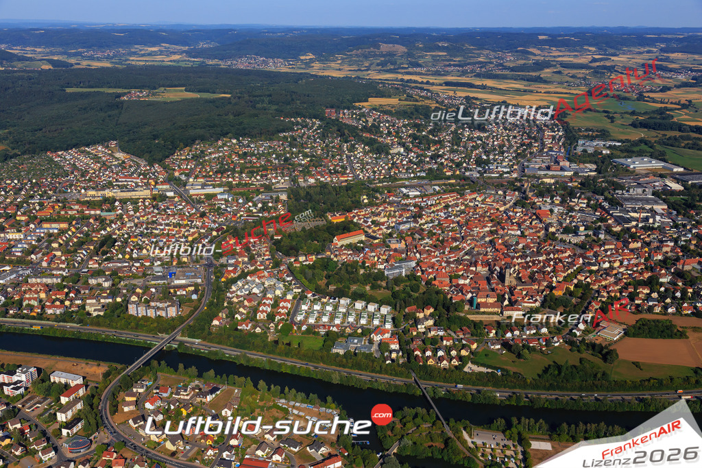 Die Luftaufnahme der Stadt Forchheim wurde vom UL-Flugzeug heraus erstellt ( keine Drohne )- hohe Auflösung für beste Qualität