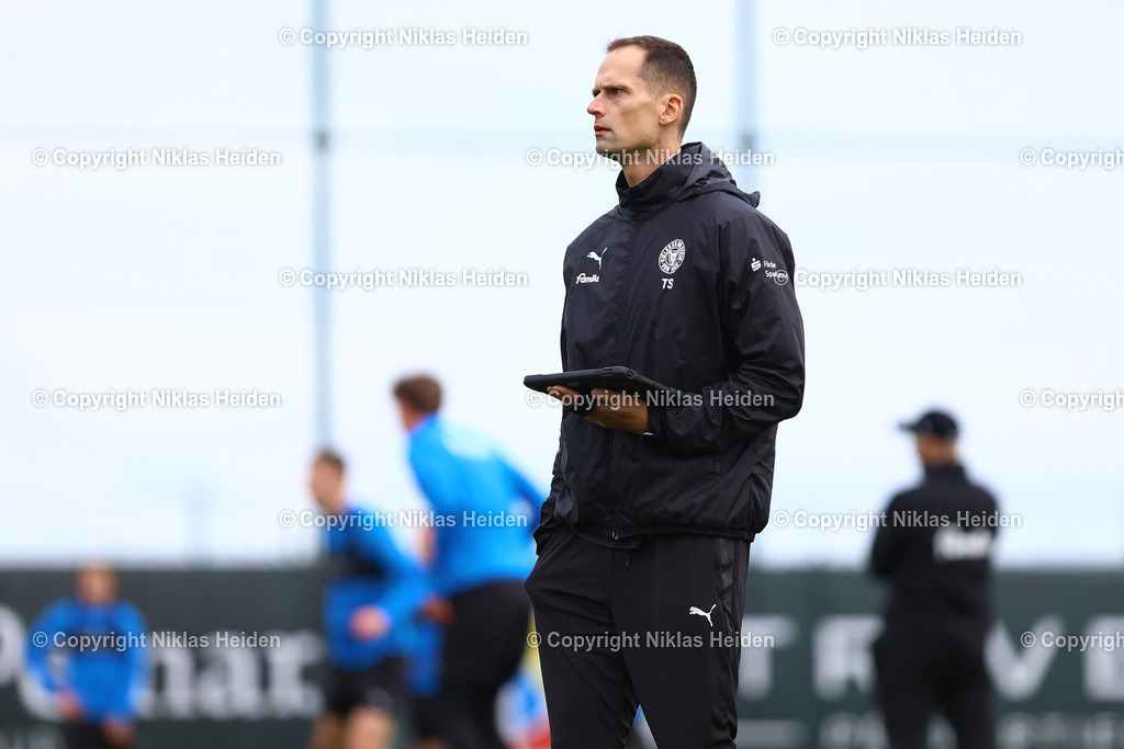 NH_HolsteinKiel_Trainingslager2026Algorfa_05012026 | Timm Sörensen (Reha-Trainer, Holstein Kiel)Fußball I Herren I 2. Bundesliga I Saison 2025-2026 I Trainingslager I Holstein Kiel I 05.01.2026 I Algorfa, Spanien