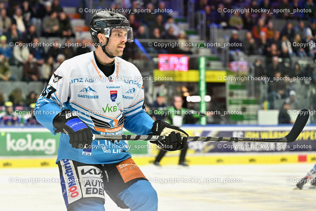 EC IDM WÄRMEPUMPEN VSV vs. Steinbach Black Wings Linz | #47 Logan Roe  Black Wings Linz, EC IDM WÄRMEPUMPEN VSV vs. Steinbach Black Wings Linz, EC IDM WÄRMEPUMPEN VSV vs. Steinbach Black Wings Linz am 04.03.2026 in Villach (Stadthalle Villach), Austria, (Photo by Bernd Stefan)