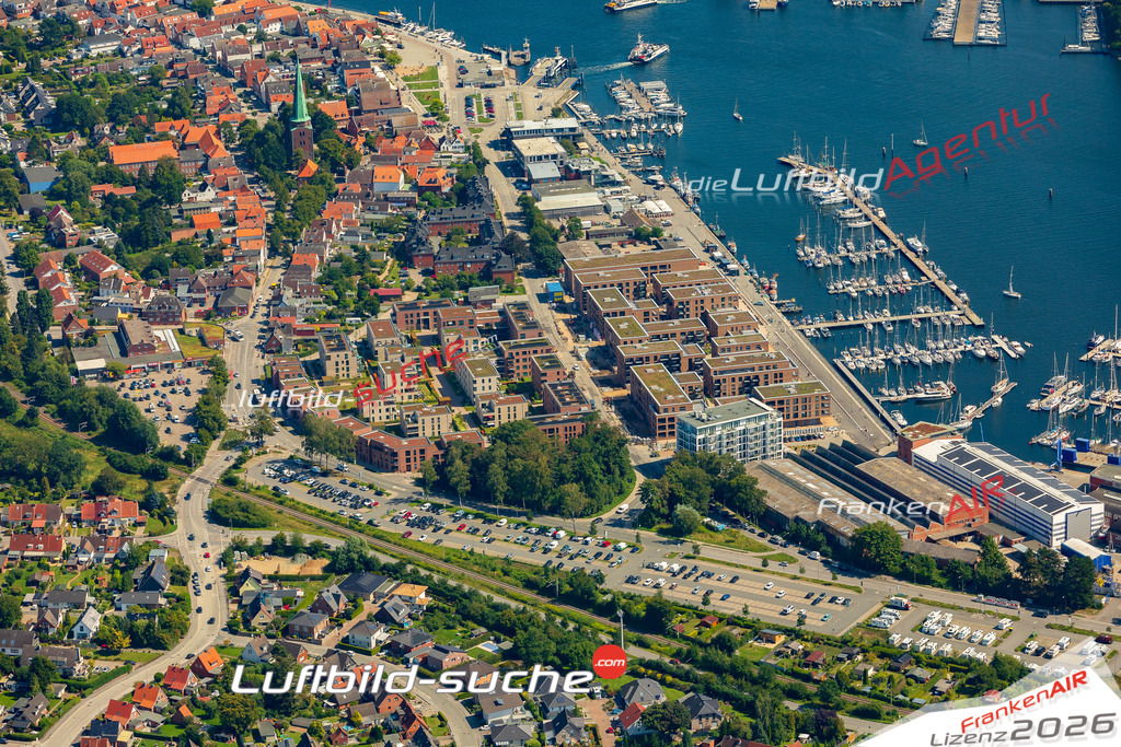 Klassische Luftaufnahme ohne Drohne zeigt:Travemünde bei Lübeck - Die Luftbildaufnahme wurde 2025 vom UL-Flugzeug heraus erstellt ( keine Drohnenaufnahme ) - Hochauflösende Luftaufnahme -Nicht vergleichbar mit Google Maps oder Satelittenbilder- Die Geschenkidee !Mit Lizenz und Bildrechte bestellbar