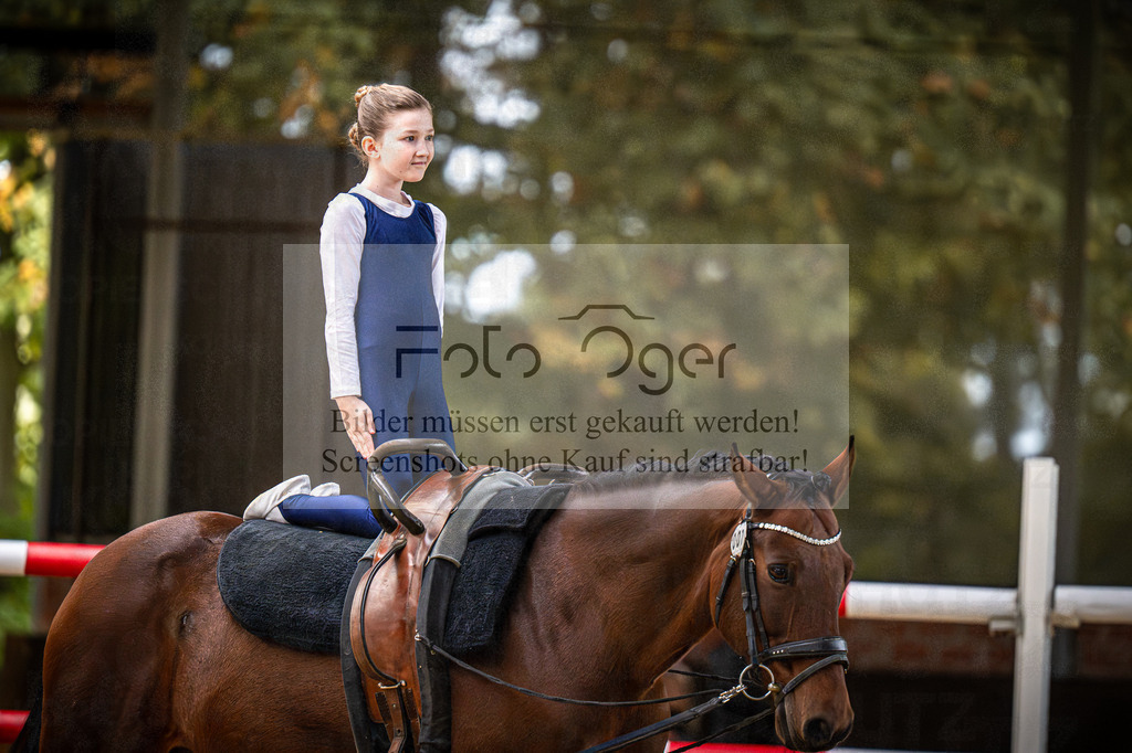 DOS_0159 | Entdecke hochwertige Reitturnierfotos von Foto Oger. Professionell, emotional und authentisch – jetzt Lieblingsmomente im Shop bestellen.Deutschlandweite Turnierfotografie. - Realisiert mit Pictrs.com