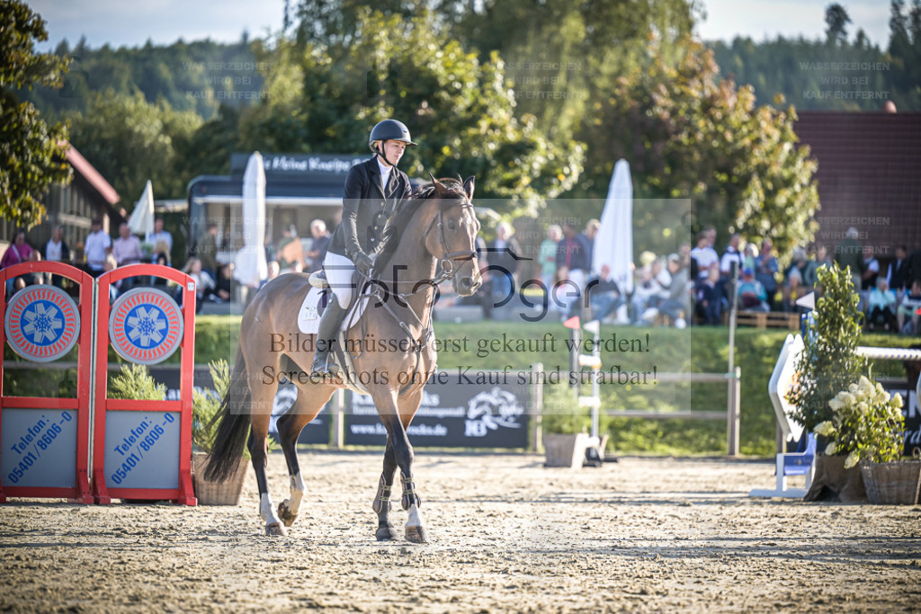 DOS_1433 | Entdecke hochwertige Reitturnierfotos von Foto Oger. Professionell, emotional und authentisch – jetzt Lieblingsmomente im Shop bestellen. - Realisiert mit Pictrs.com