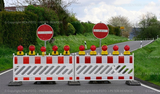 Neue Wege - 42. Anlassen der Motorräder | 23.04.2023 Treffpunkt der Bikerfreunde:innen zu Beginn der Motorradsaison ist die Bergkirche mit Predigt und Segen von Bikerpfarrer THORSTEN HEINRICH für eine hoffentlich unfallfreie Motorradsaison mit anschliessendem Korso (Gesperrte Straße) unter der Begleitung der Hessischen Motorradstaffel durch das Gelnhausener Land (Foto: Peter Henrich) - Realisiert mit Pictrs.com