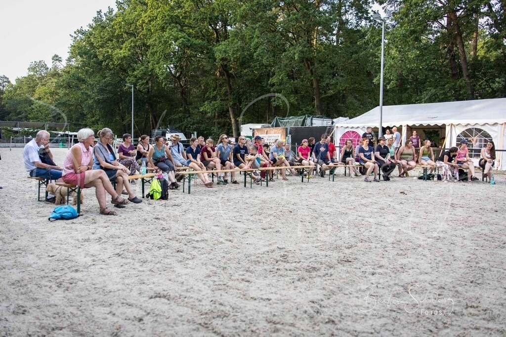 Siegerehrung_2026-06-27_16 | Stimmungsvolle Fotografie von Pferden, fotografische Begleitung von Veranstaltungen, Golfturnieren und Distanzritten - Realisiert mit Pictrs.com