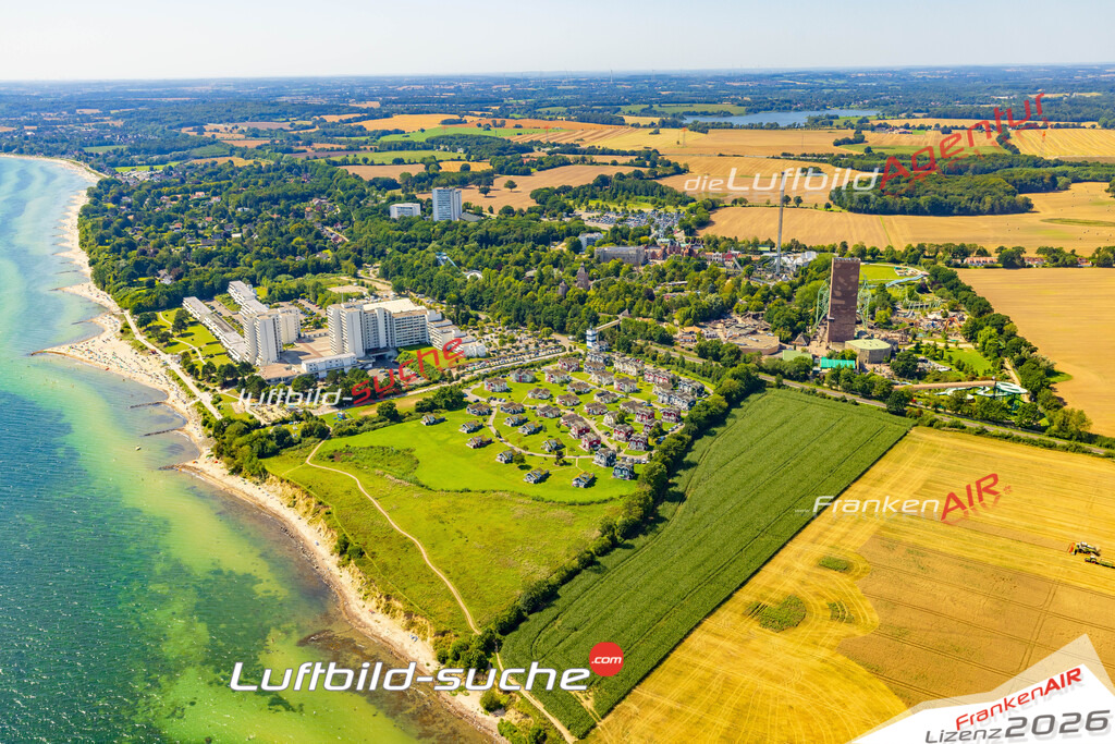 Schrägluftbild  Strandpark  Sierksdorf - Das Luftbild wurde 2025 vom UL-Flugzeug heraus erstellt (ohne Drohne- keine Drohnenaufnahme ) - Hochauflösende Luftaufnahme -Nicht vergleichbar mit Google Maps oder Satelittenbilder- Die Geschenkidee !Mit Lizenz und Bildrechte bestellbar