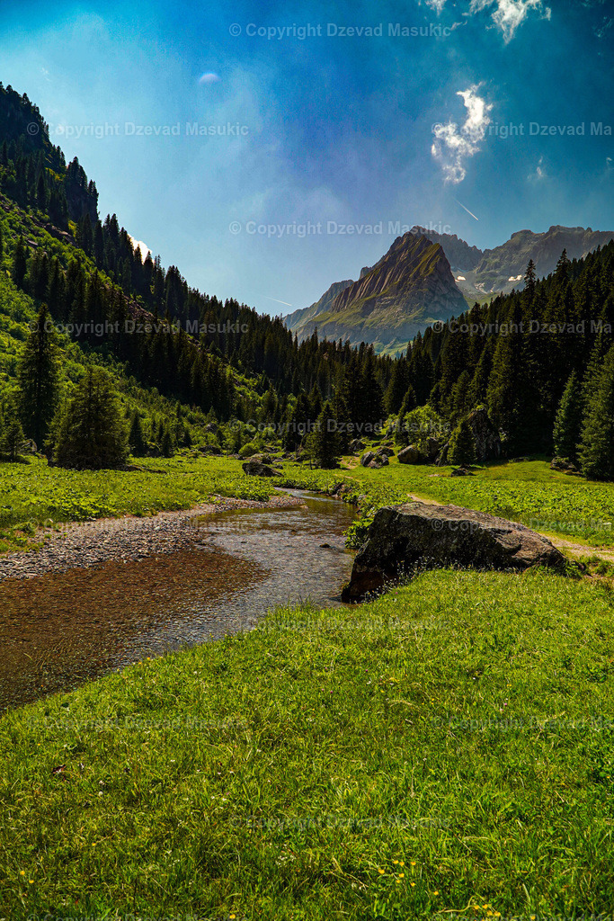D9A99A22-7BA8-4CE5-9A28-EA815E2C4D8C | Ich fotografiere Landschaften, Produkte und erstelle für Sie Firmenportraits. Engagieren Sie mich für den nächsten Projekt. - Realisiert mit Pictrs.com