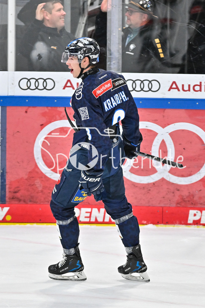 ERC Ingolstadt - Augsburger Panther | Jubel nach dem Treffer zum 1-0 durch Philipp KRAUSS (ERC Ingolstadt #8) / Freude / happy / Jubel / Tor / Torschuetze / DEL: ERC Ingolstadt - Augsburger Panther, Saturn Arena am 03.11.2024