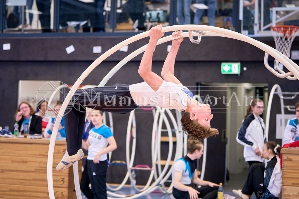 C-DSC04974 | Professionelle Sportfotografie in Hamburg, Schleswig-Holstein und Niedersachsen – spezialisiert auf Rhönrad, Geräteturnen, Leistungsturnen und rhythmische Sportgymnastik. Bundesweite Begleitung von Rhönrad-Events. Jetzt Sport-Fotos - Realisiert mit Pictrs.com