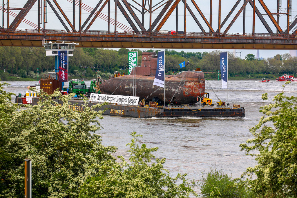 U17_AufdemRhein_120523_27 | Bildergalerie von Sport-Ereignissen aber auch von weiteren spannenden Dingen - nicht nur vom Niederrhein. In Anlehnung an den bekannten Spruch von Hanns Dieter Hüsch heißt das Motto: "Niederrhein ist überall".  - Realisiert mit Pictrs.com