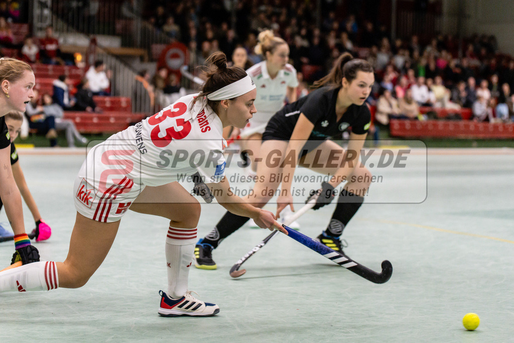SFE_20250112_0077 | Köln, Deutschland, 12.01.2025:  ßHockey 1. Bundesliga Damen Rot-Weiss Köln - Schwarz-Weiß Köln im KTHC Stadion Rot-Weiss Köln Tennis and Hockey Club am 12.01.2025 in Köln, Deutschland. (Foto von Stephan Fehrmann)Köln, Germany, 12.01.2025: ßHockey 1. Bundesliga Damen Rot-Weiss Köln - Schwarz-Weiß Köln in KTHC Stadion Rot-Weiss Köln Tennis and Hockey Club at 12.01.2025 in Köln, Deutschland. (Foto from Stephan Fehrmann)
