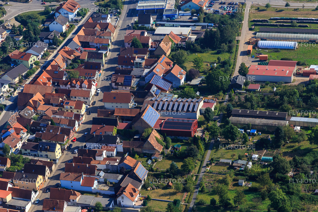 Landwirtschaftliche Hallen am Ettenbaum | Luftbild: Landwirtschaftliche Hallen am Ettenbaum in Kandel im Bundesland Rheinland-Pfalz in Deutschland. Foto: IMG_094960.jpg vom 24.09.2016 durch Werner Riehm/FLY-FOTO.de - Realisiert mit Pictrs.com