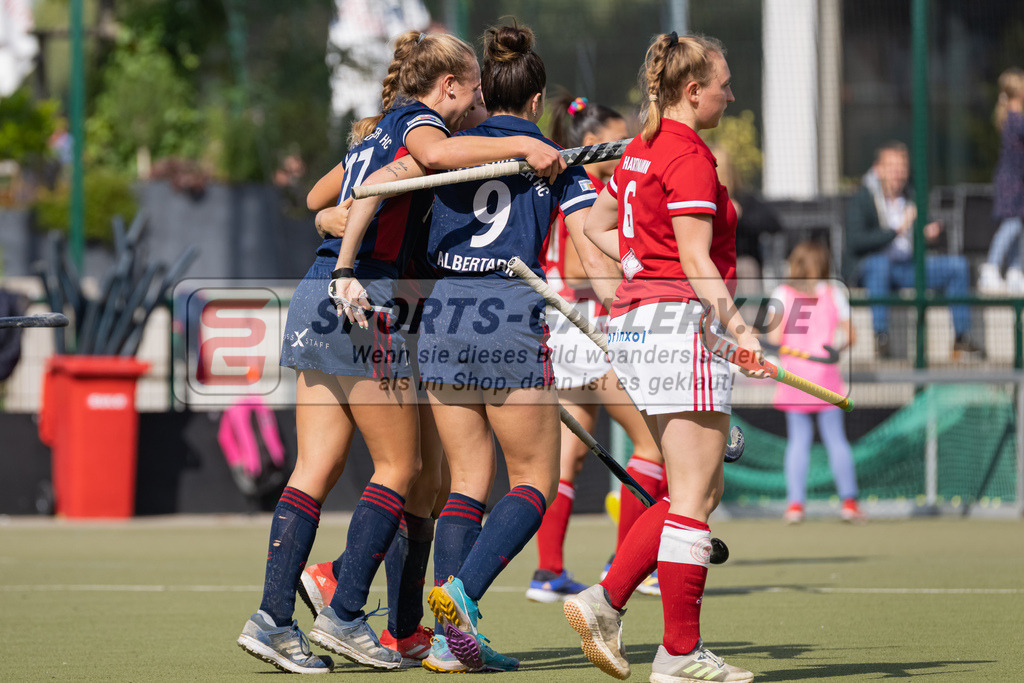 HK_20220925_100126 | 1. Bundesliga Damen Düsseldorfer HC - Berliner HC  am 25.9.2022 DHC Düsseldorf, Düsseldorf , Agustina Albertarrio ( Düsseldorfer HC #9 ) , Lisa Nolte ( Düsseldorfer HC #17 )