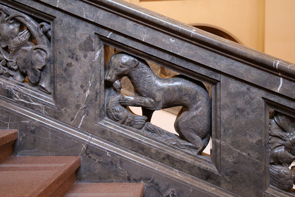 Foto: Leipzig - Schnecken am Neuen Rathaus - Marder im Treppenhaus | Das Team hinter BILDLEXIKON LEIPZIG bündelt historische wie aktuelle Informationen über die Stadt Leipzig in Text und Bild auf einer Plattform und stellt diese der interessierten Öffentlichkeit zur Verfügung.