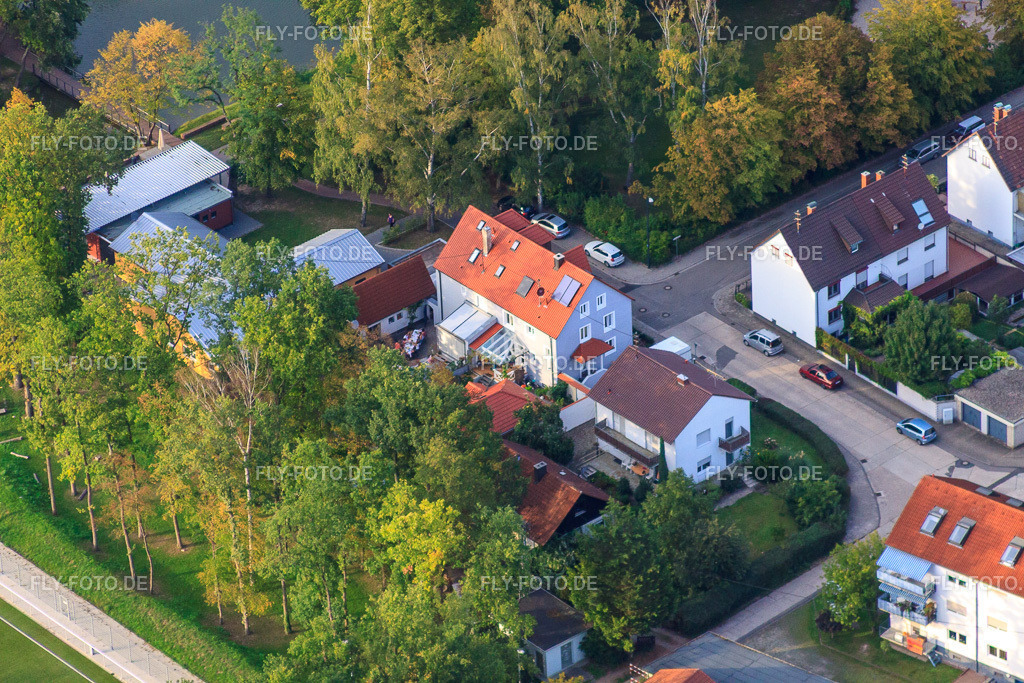 Ecke Am Schwanenweiher / Elsässer Straße | Luftbild: Ecke Am Schwanenweiher / Elsässer Straße in Kandel im Bundesland Rheinland-Pfalz in Deutschland. Foto: IMG_45015.jpg vom 03.09.2011 durch Werner Riehm/FLY-FOTO.de - Realisiert mit Pictrs.com