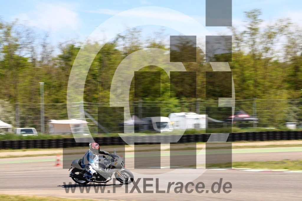 0116-20260426_02700 | Schöne Erinnerungen an spannende Momente - das festzuhalten ist unser Job. PIXELrace.de ist seit 2003 auf den Rennstrecken Europas unterwegs um die Action draußen beim Fahren und die wunderbare Stimmung imm Fahrerlager für euch einzufangen.