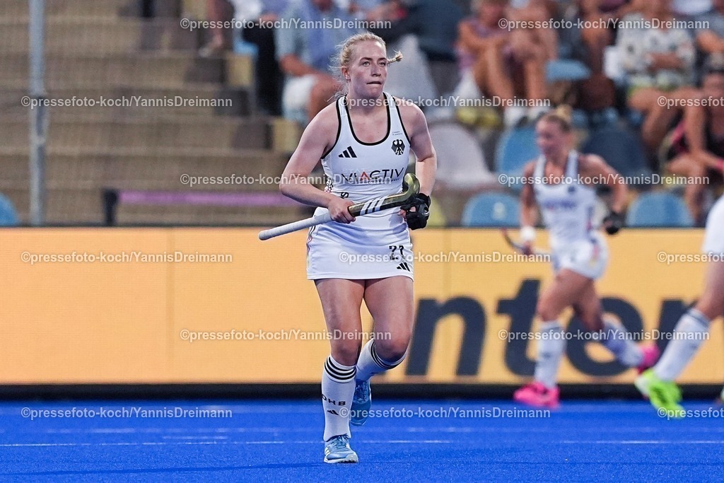 xydrx11082503088 | 11.08.2025, xydrx, Frauen EuroHockey Championship 2025, Gruppenphase, Gruppe A, Deutschland - Niederlande, Sparkassenpark Mönchengladbach: Sara Strauss (GER #21)