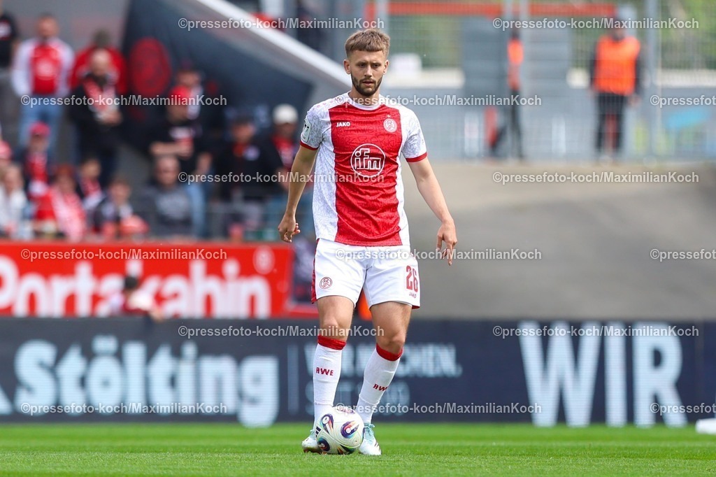 xKWIx11042601051 | 2026.04.11, xkwix, Fußball, 3.Liga, Rot-Weiss Essen -  FC Ingolstadt, Stadion an der Hafenstraße, 33.Spieltag, Saison 2025 / 2026: Torben Müsel (Rot-Weiss Essen #26) DFB regulations prohibit any use of photographs as image sequences and or quasi-video. Photo: xKamilxWilkowskixPressefotoKochx