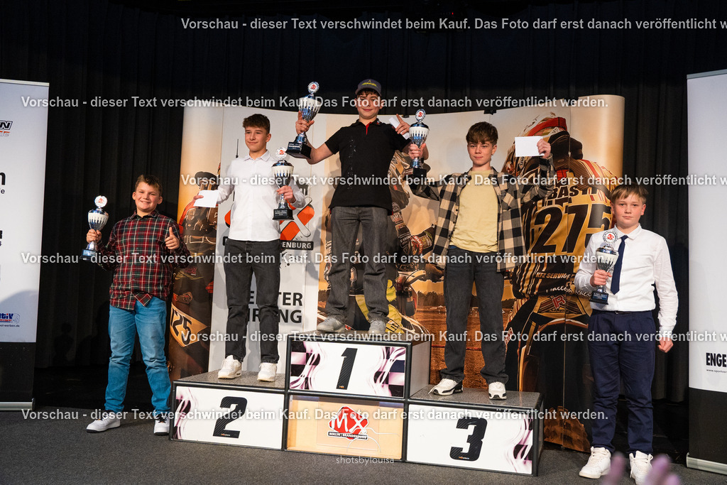 11_15_MeistereherungMXBB-8010 | Sportfotografin aus Berlin-Brandenburg mit Fokus auf Motocross. Ich halte deine sportliche Leistung und echte Emotionen auf und neben der Strecke professionell fest. Entdecke die Fotos von deinem Rennen und bestelle sie direkt hier im Shop.