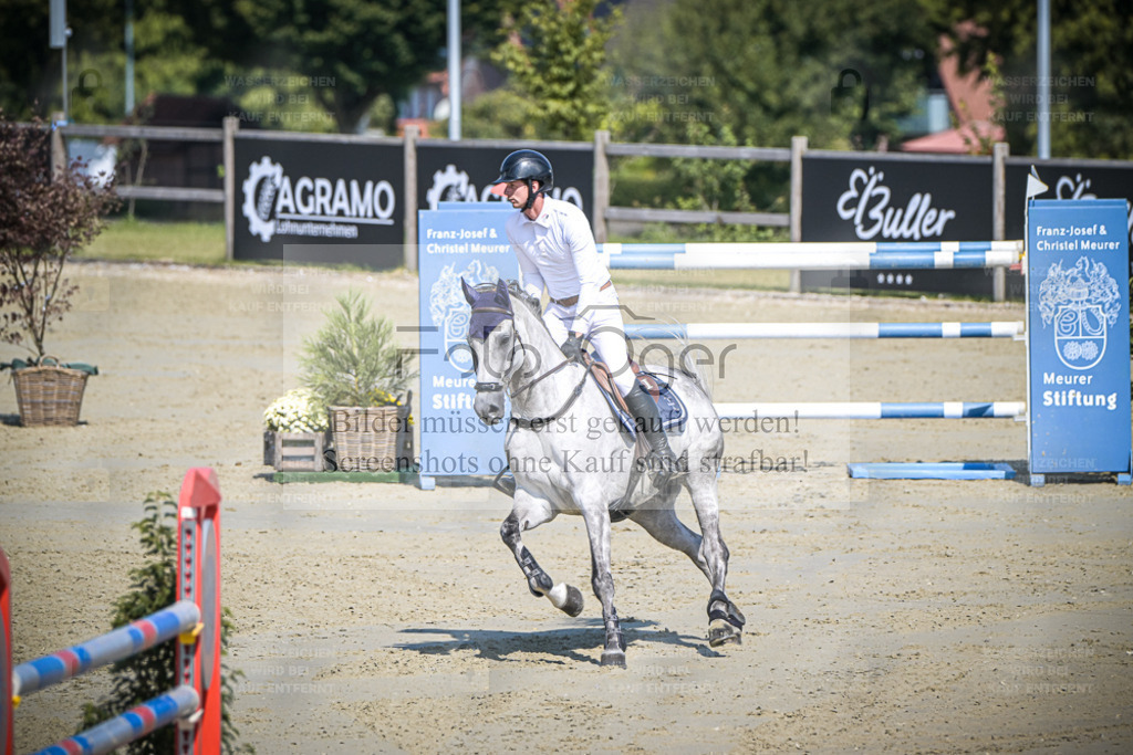 DOS_0220 | Entdecke hochwertige Reitturnierfotos von Foto Oger. Professionell, emotional und authentisch – jetzt Lieblingsmomente im Shop bestellen. - Realisiert mit Pictrs.com