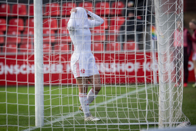 Frauen Fußball-Bundesliga; Bayer 04 Leverkusen - 1. FC Nürnberg, 31.01.2026 | +n5+ trifft zum 2:0 ins eigene Tor und ärgert sich; Bayer 04 Leverkusen - 1. FC Nürnberg an Spieltag 16 der Google Pixel Frauen-Bundesliga am 31.01.2026 im Ulrich-Haberland-Stadion in Leverkusen (Nordrhein-Westfalen). DFL REGULATIONS PROHIBIT ANY USE OF PHOTOGRAPHS AS IMAGE SEQUENCES AND/OR QUASI-VIDEO.