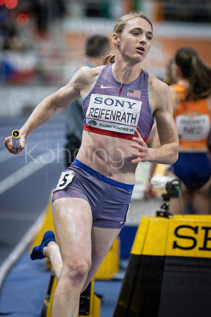 World Athletics Indoor Championships Kujawy Pomorze 26, 21.03.2026 | TORUN, POLAND - MARCH 21:  Sara REIFENRATH (USA) loosing her left shoe during the 4x400m mixed relay of the World Athletics Indoor Championships Kujawy Pomorze 26 on day 2 / session 1 at Kujawsko-Pomorska Arena Torun on March 21, 2026 in Torun, Poland. 
