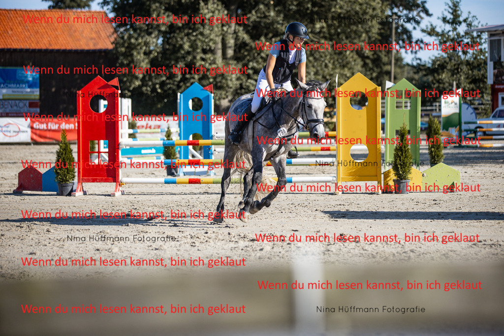 BK1A7511 | Turnierbilder Turnierfotos Nina Hüffmann Turnierfotografie Pferdefotografie Tierzeichnung Haustierzeichnung Pferdezeichnung Hundezeichnung Videograf  - Realisiert mit Pictrs.com