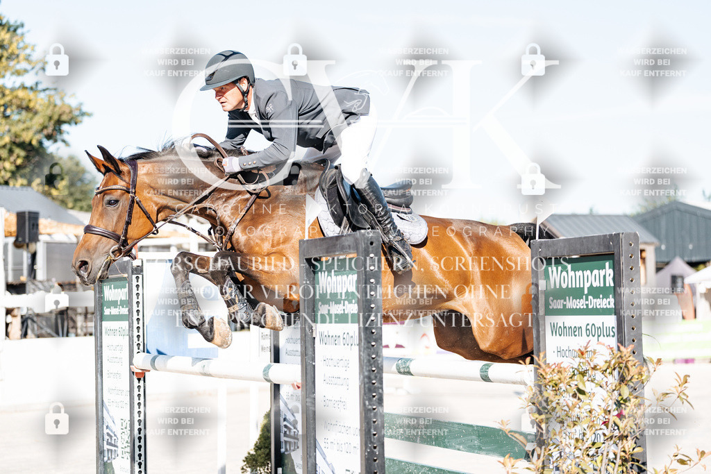 CK904072 | Turnierfotografie Pferdefotografie Trier Rheinland-Pfalz Pferdesport Reitsport Tierfotografie Sportfotografie Pferdevideo Pferdevideografie Equestrianvideography equestrianphotography  - Realisiert mit Pictrs.com
