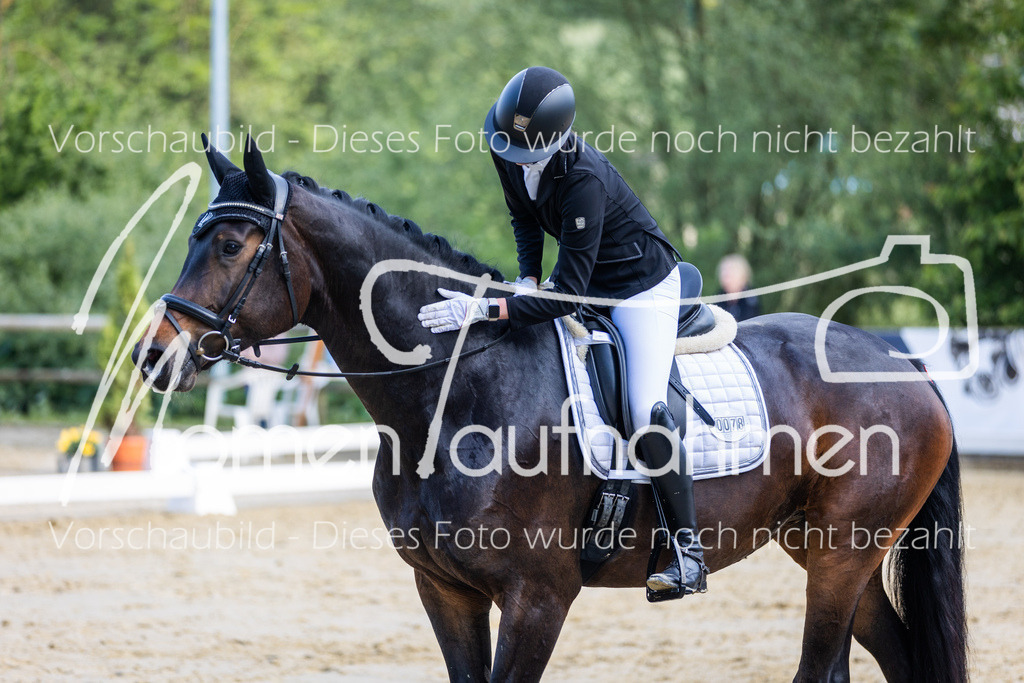 Donop24-A-Dre-077 | MomenTaufnahmen Pferdesportfotos