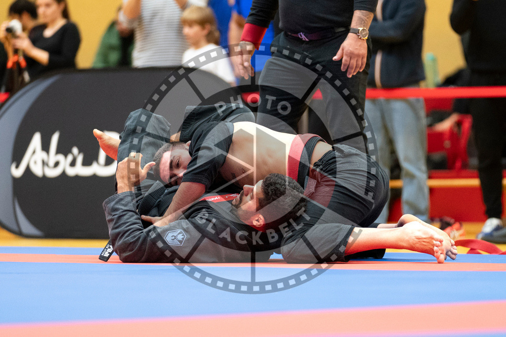 20231118PBB12429 | Fighters compete during the AJP Tour 600 Frankfurt Championship in Frankfurt/Main, Germany, on November 18, 2023.