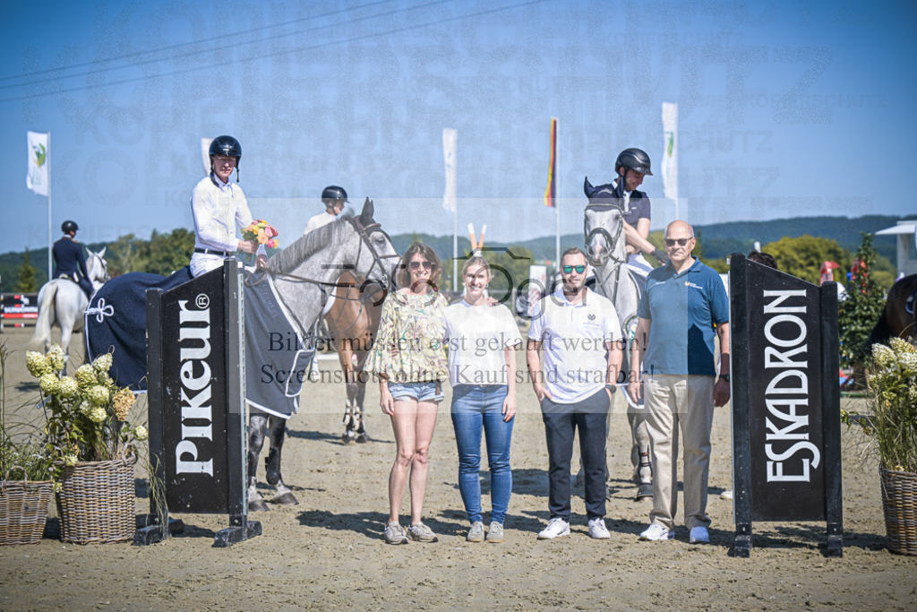 DOS_0054 | Entdecke hochwertige Reitturnierfotos von Foto Oger. Professionell, emotional und authentisch – jetzt Lieblingsmomente im Shop bestellen.Deutschlandweite Turnierfotografie. - Realisiert mit Pictrs.com