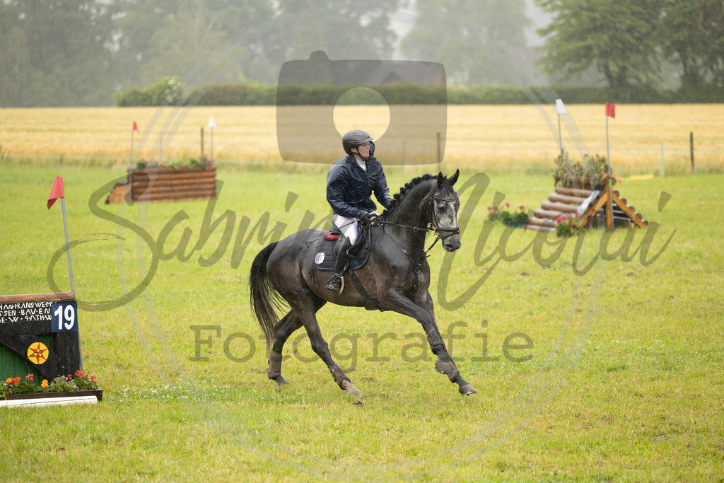 994A1875 | sabrinanicolaifotografie - Realisiert mit Pictrs.com