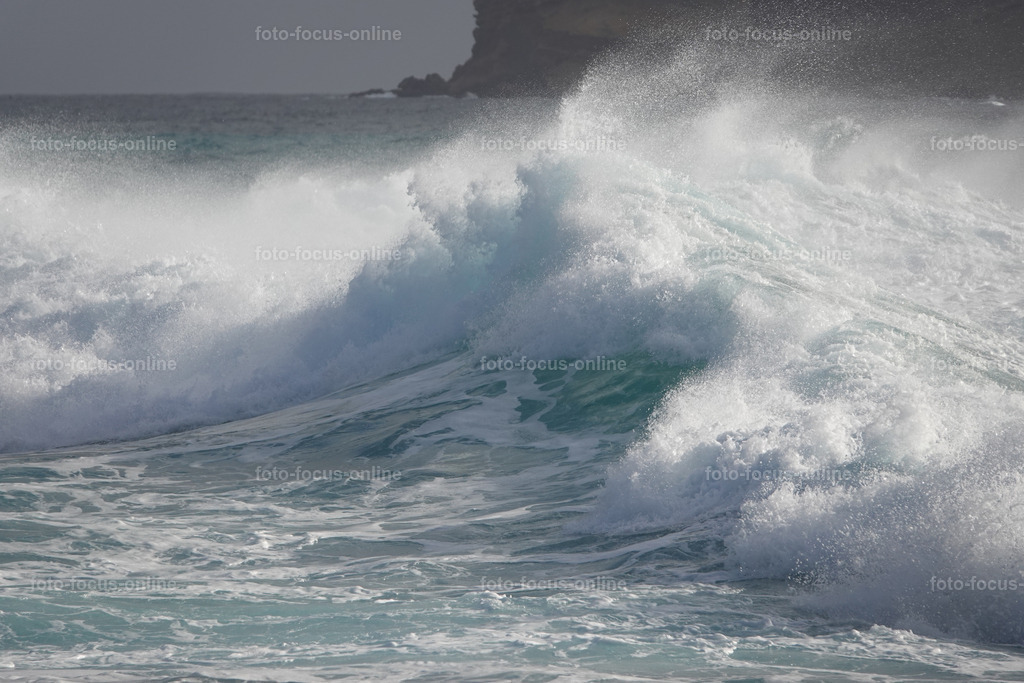 Wild waves | Atlantic breakwater
