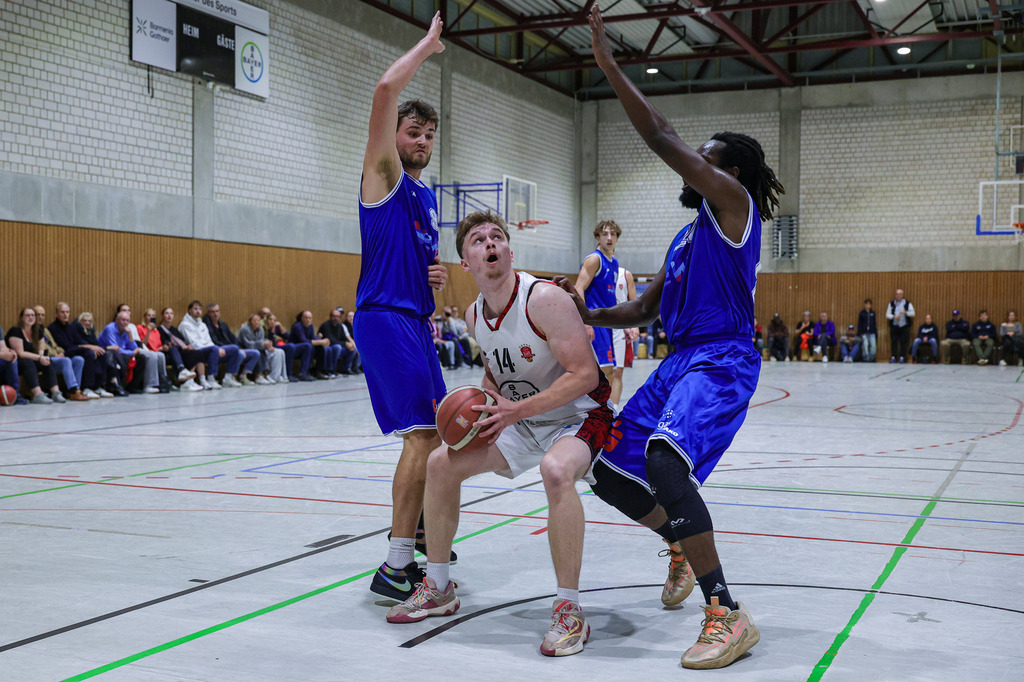 Regio BAYER GIANTS vs NEW Elephants Grevenbroich-20 | Fotos von Basketballspielen aus dem Raum NRW fotografiert von Gero Mueller-Laschet und Daniel Schaefer - Realisiert mit Pictrs.com