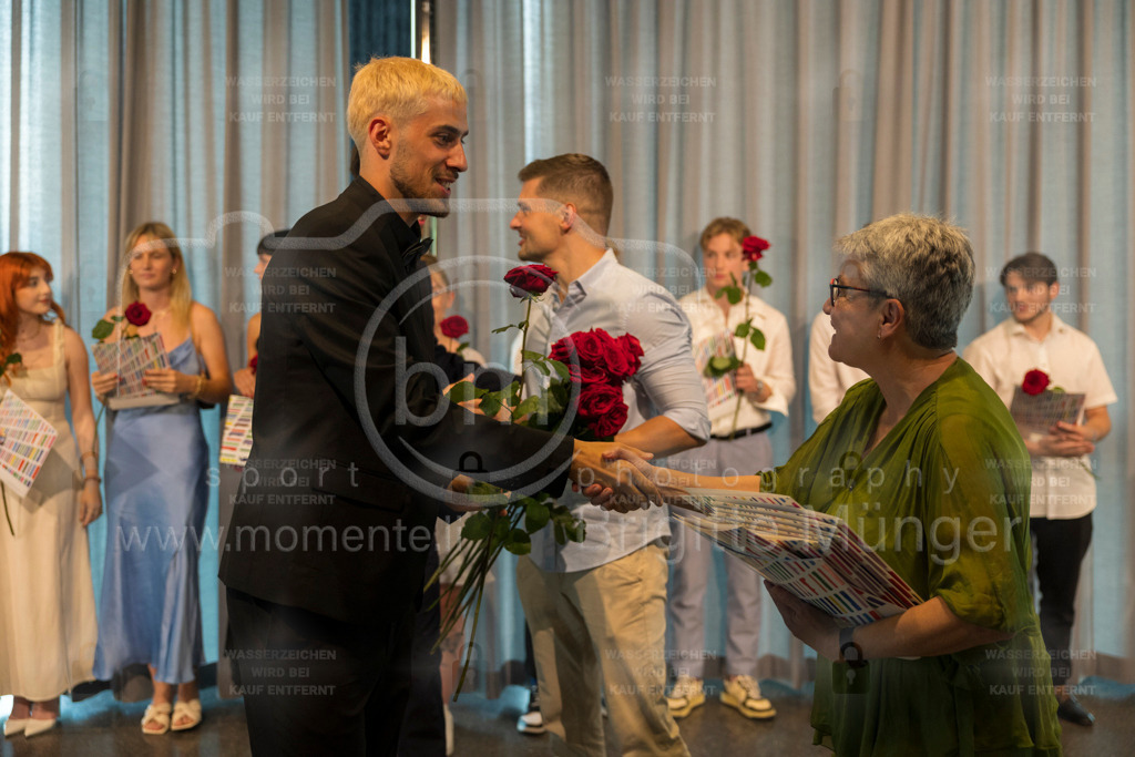 FeusiDiplomfeier_R6OO3090 | Brigitte Münger / bmsportphotography - Realisiert mit Pictrs.com