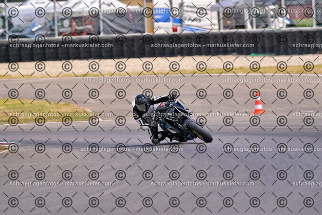 26bt05-1884 | markuskiefer.com - Realisiert mit Pictrs.com
