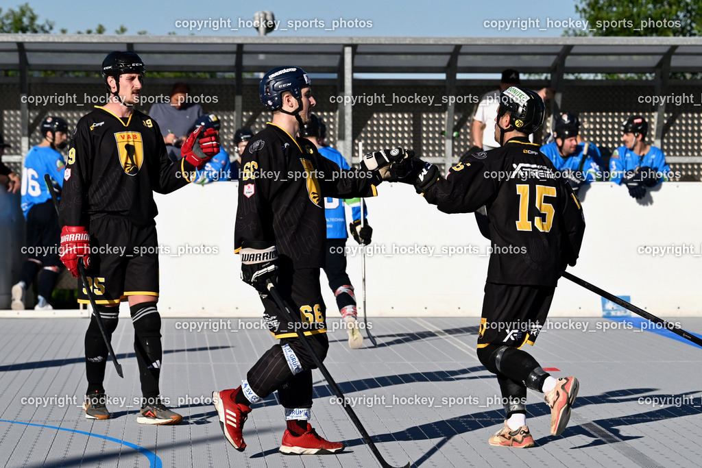 VAS Ballhockey Villach vs. ASKÖ Villach Ballhockey | Jubel VAS Ballhockey Villach, #99 Alagic Adis VAS Ballhockey Villach, #15 Kronig Daniel VAS Ballhockey Villach, #66 Hintermann Daniel VAS Ballhockey Villach, VAS Ballhockey Villach vs. ASKÖ Villach Ballhockey , VAS Ballhockey Villach vs. ASKÖ Villach Ballhockey  am 13.05.2026 in Villach (Alpen Arena ), Austria, (Photo by Bernd Stefan)