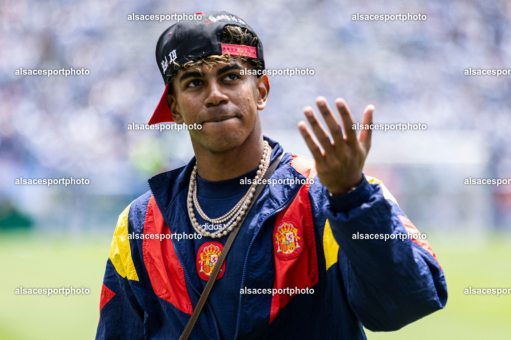 FOOTBALL : Argentine vs Espagne – Finale de la Coupe du Monde FIFA 2026. New York New Jersey Stadium, East Rutherford, New Jersey, États-Unis. 19/07/2026. | reconnaissance du terrain par les joueurs de Spain Lamine Yamal #19 (Spain)