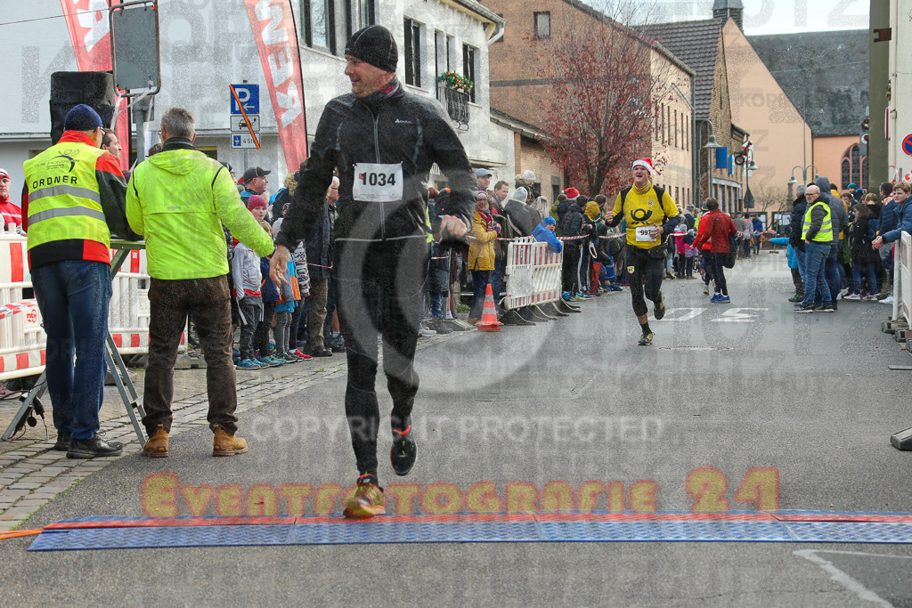 221127_1055_EX1_1256 | Sportfotografie im Rhein-Sieg Kreis, Köln, Bonn, NRW, Rheinland Pfalz, Hessen, etc. Unser Tätigkeitsfeld umfasst den Laufsport vom Volkslauf über den Marathon, Duathlon, Triathon bis zum Ultralauf wie Kölnpfad Ultra oder Schindertrail.