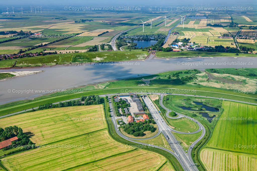Leer_Autobahntunnel_A_31_Emstunnel_ELS_7565110621 | LEER (OSTFRIESLAND) 11.06.2021 Autobahntunnel Autobahntrog-A31 Verlauf des Emstunnel bei Leer im Bundesland Niedersachsen. // Autobahn tunnel Autobahntrog-A31 Course of the Emstunnel near Leer in the state of Lower Saxony. Foto: Martin Elsen