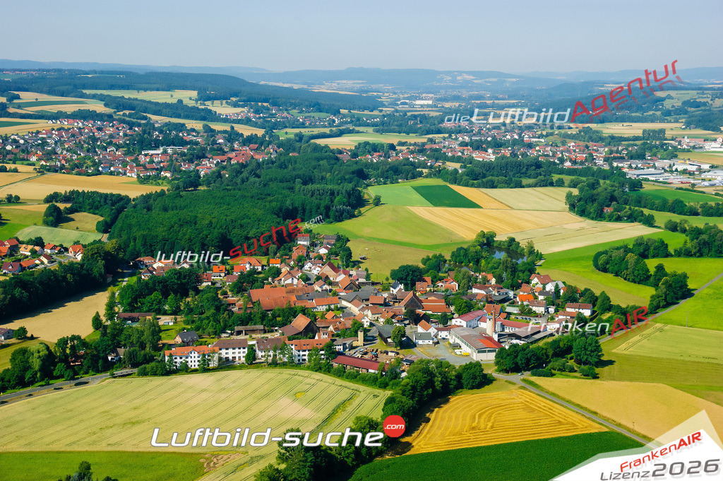 Die Luftaufnahme der Stadt Küps wurde vom UL-Flugzeug heraus erstellt ( keine Drohne )- hohe Auflösung für beste Qualität
