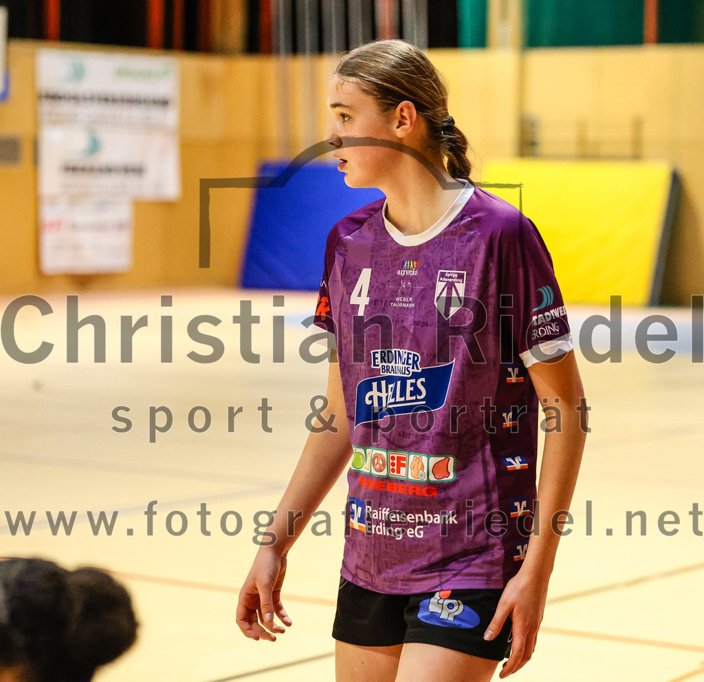 2024-02-10_078_SpVgg_Altenerding_gegen_SVA_Palzing | Erding, Deutschland, 10.02.2024:
Handball, Bezirksoberliga Frauen Altbayern 2023 / 2024, 14. Spieltag, SpVgg Altenerding gegen SVA Palzing, Endergebnis: 27:28

Greta Felbinger (SpVgg Altenerding, #4)

Foto: Christian Riedel / fotografie-riedel.net
