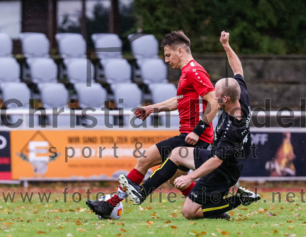 2023-08-27_081_TSV_Zorneding_II_gegen_TSV_Grafing_II | Zorneding, Deutschland, 27.08.2023:
Fußball, A-Klasse 2023 / 2024, 2. Spieltag, TSV Zorneding II gegen TSV Grafing II, Endergebnis: 5:1

Dennis Duwel (TSV Zorneding, #11), Marinus Kinzl (TSV Grafing, #16)

Foto: Christian Riedel / fotografie-riedel.net