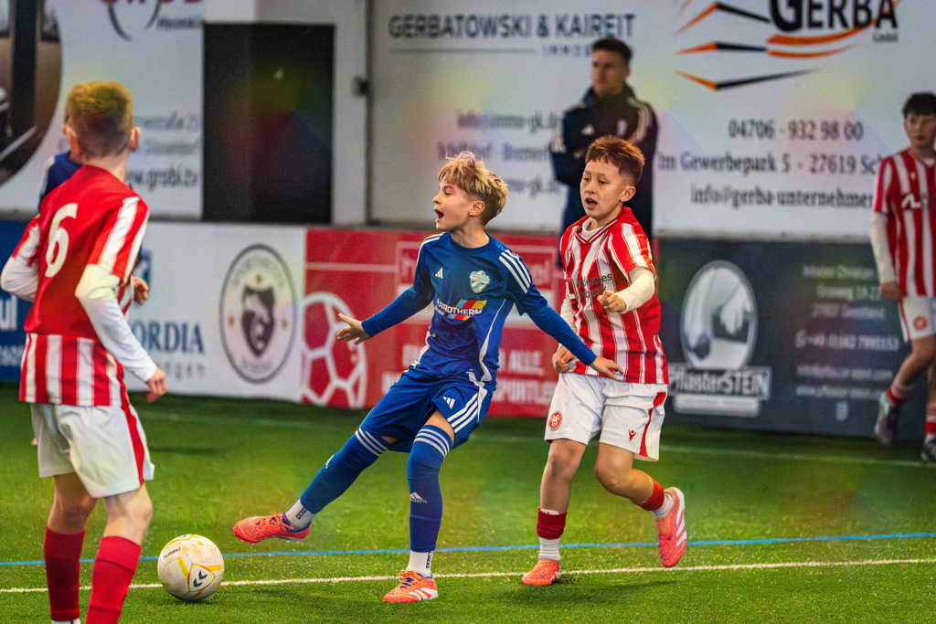 _BLR8818 | Professionelle Fußball- und Sportfotografie. Spielbilder online ansehen und kaufen – Einzelbilder oder komplette Galerien in hoher Qualität. - Realisiert mit Pictrs.com