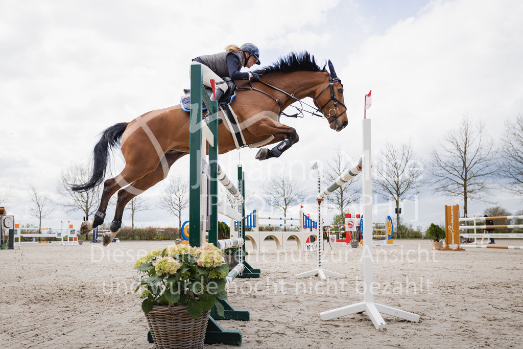 230427_HofSosath_2Ph-M2St-116 | Deine schönsten Turniermomente als professionelle Fotos! Entdecke hochwertige Pferdesport-Fotografie im Online-Shop. Jetzt Fotos finden & bestellen!